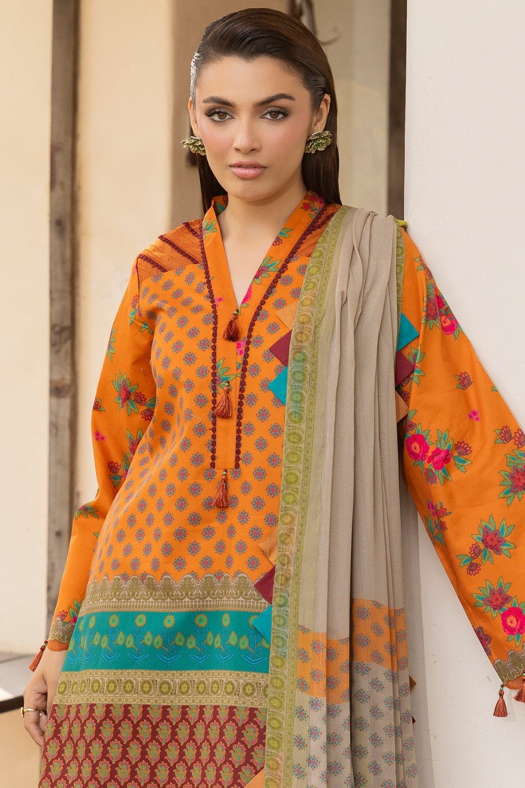 Radiant Citrus printed 3-Piece Lawn Suit - Image 3